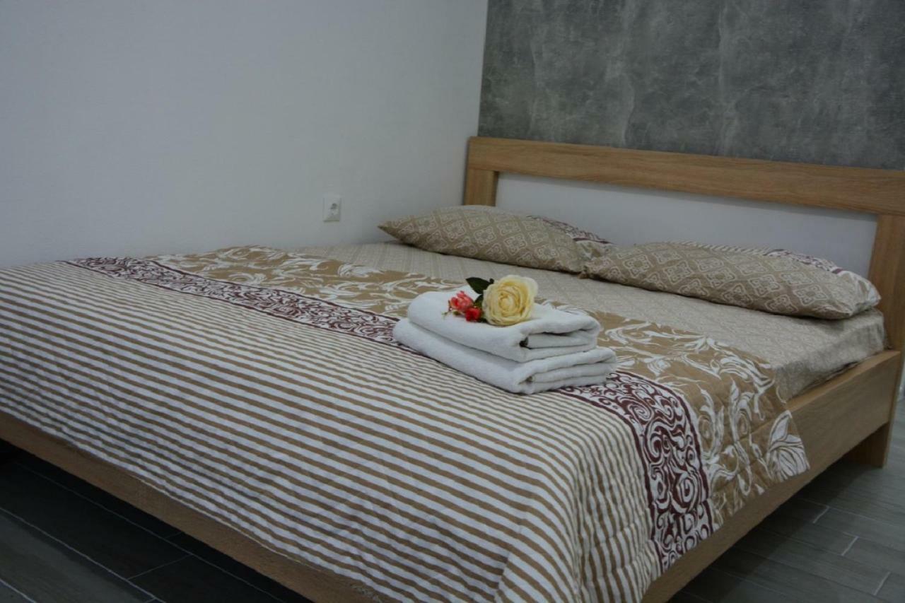 Hostel Center Ulcinj Bagian luar foto